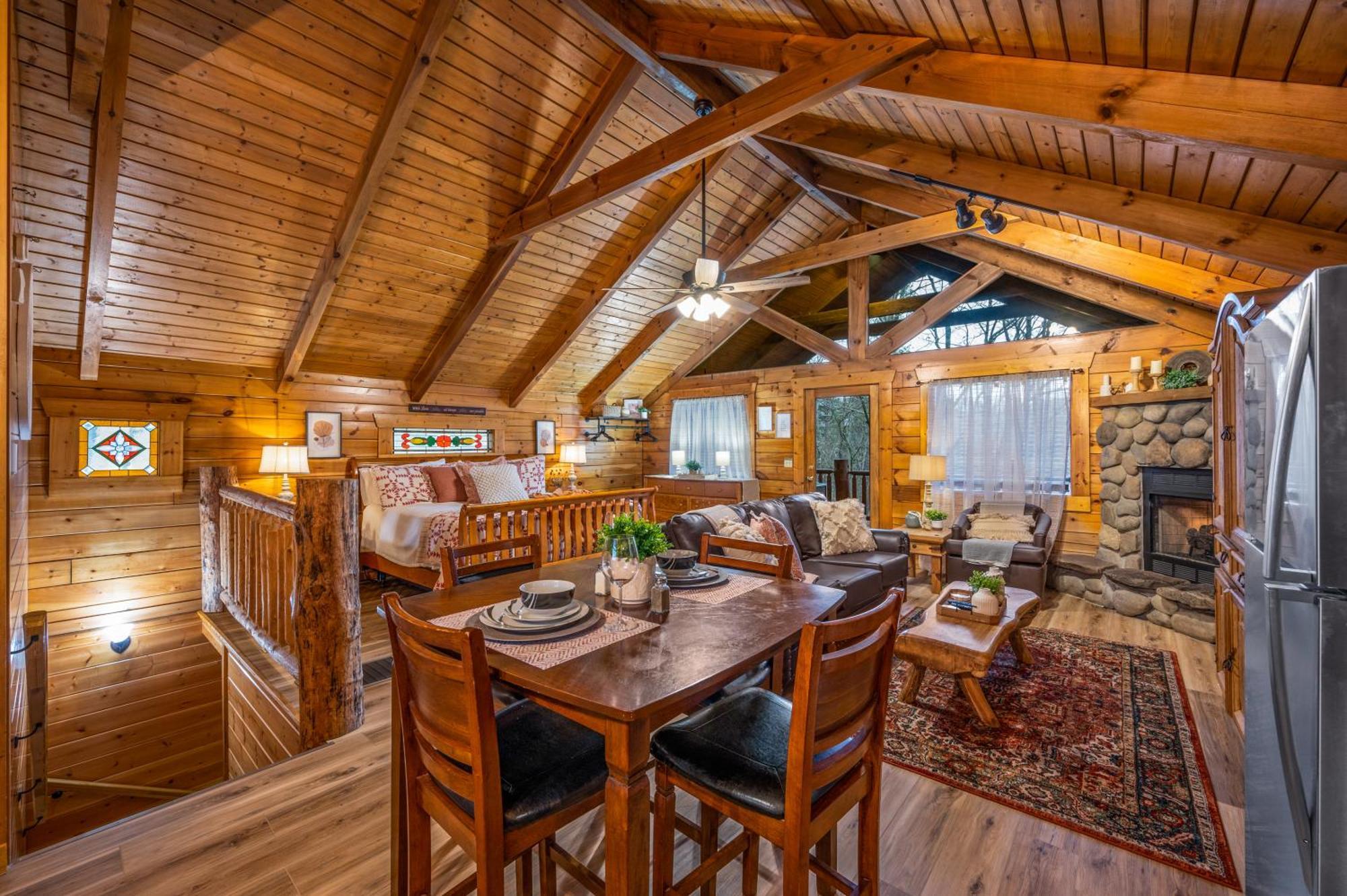 Log Cabin, Hot Tub, Fireplace, Pool Table & Views! Sevierville Extérieur photo