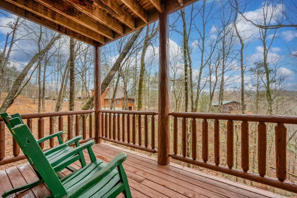 Log Cabin, Hot Tub, Fireplace, Pool Table & Views! Sevierville Extérieur photo